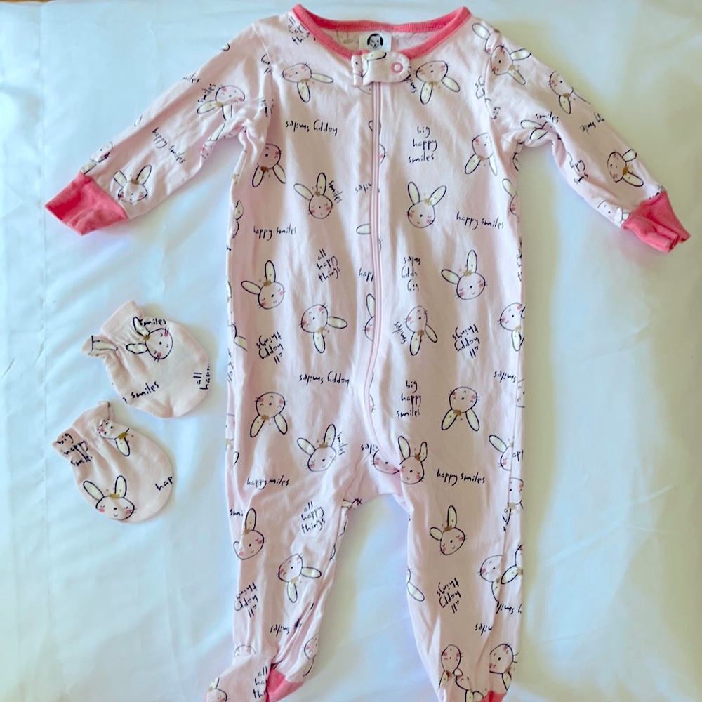 Baby Girl Outfit with Mittens